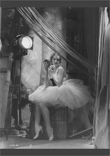 Dancer in Victor Savilles The Good Companions (1933)