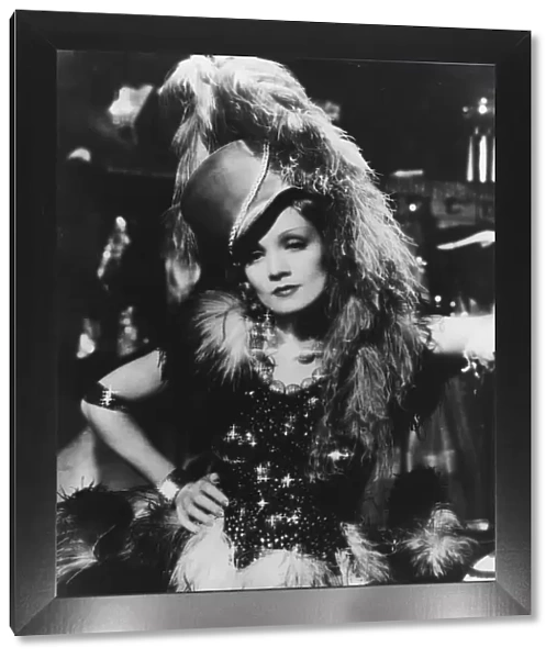 Marlene Dietrich in Josef von Sternbergs Blonde Venus (1932)