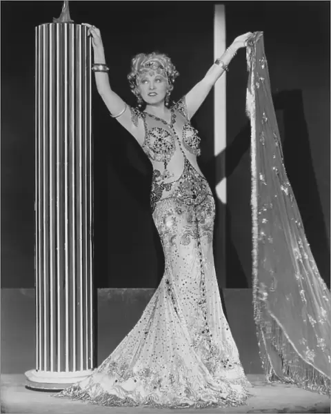 Mae West in Wesley Ruggles I m No Angel (1933)