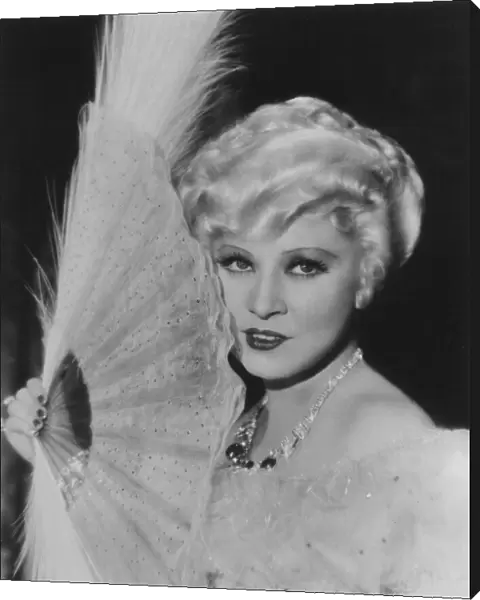 Mae West in Leo McCareys Belle of the Nineties (1934)