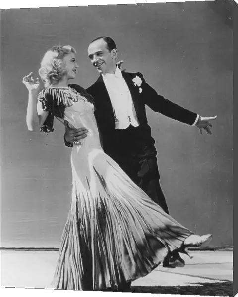 Ginger Rogers and Fred Astaire in Mark Sandrichs The Gay Divorcee (1934)
