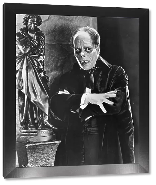 Lon Chaney in Rupert Julians The Phantom of the Opera (1925)