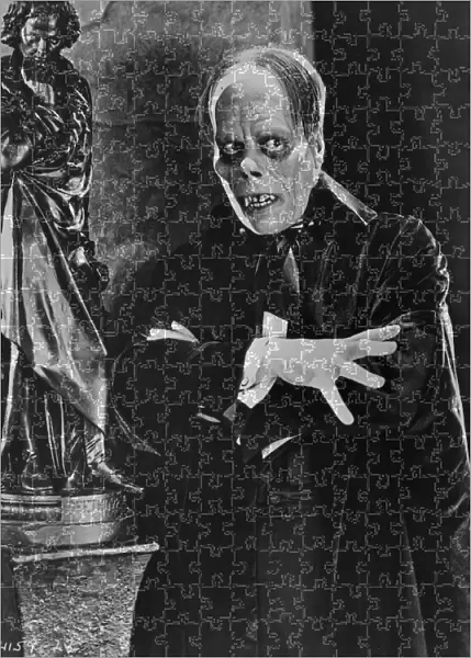 Lon Chaney in Rupert Julians The Phantom of the Opera (1925)