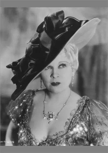 Mae West in Lowell Shermans She Done Him Wrong (1933)