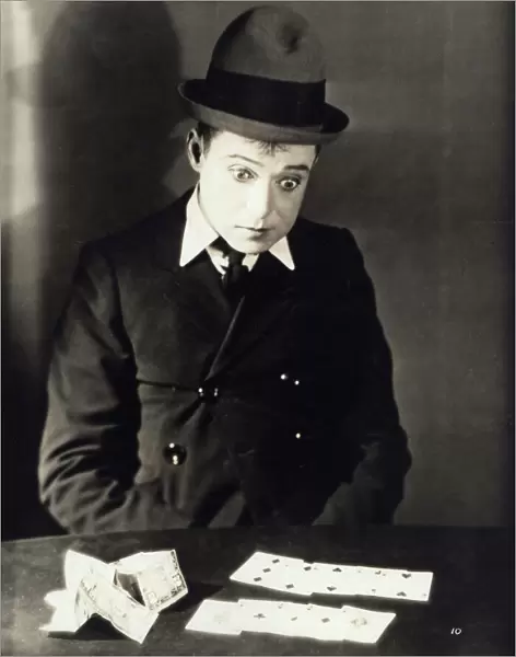 Harry Langdon in Frank Capras The Strong Man (1926)