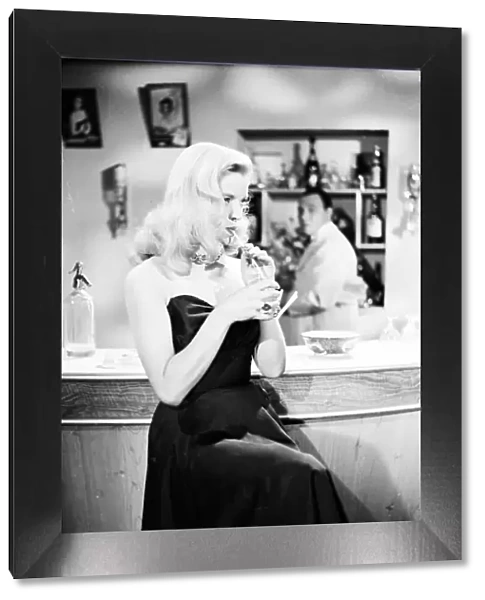 Diana Dors in Maurice Elveys My Wifes Lodger (1952)