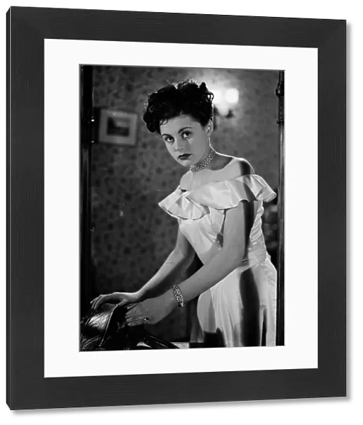 Eunice Gayson in Robert Jordan Hills Melody in the Dark (1949)