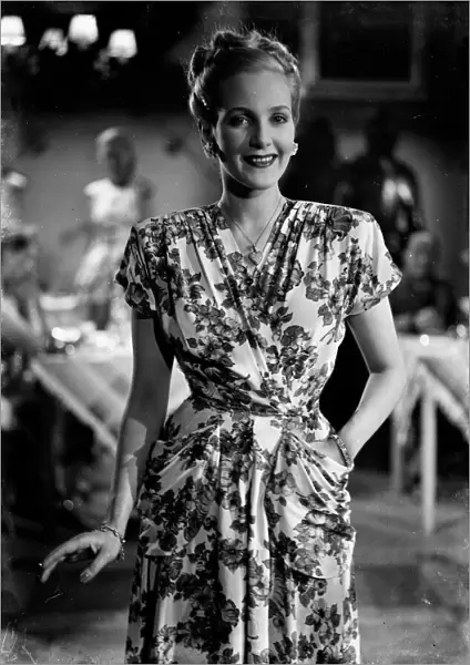 Dawn Lesley in Robert Jordan Hills Melody in the Dark (1949)