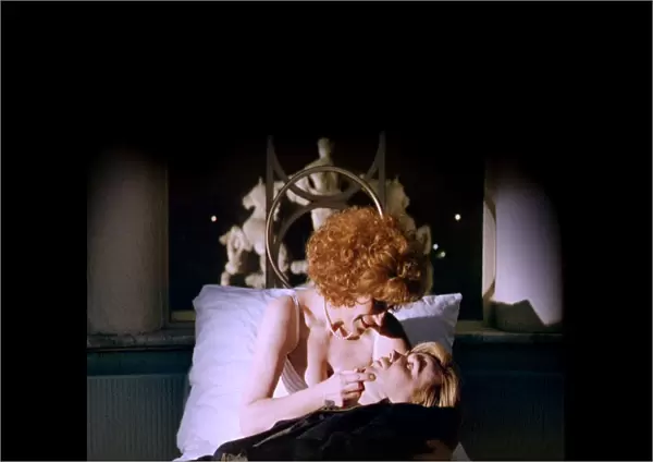 Andrea Ferreol in Peter Greenaways A Zed & Two Noughts (1985)