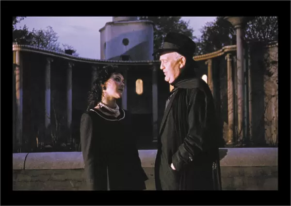 Frances Barber and Joss Ackland in Peter Greenaways A Zed & Two Noughts (1985)