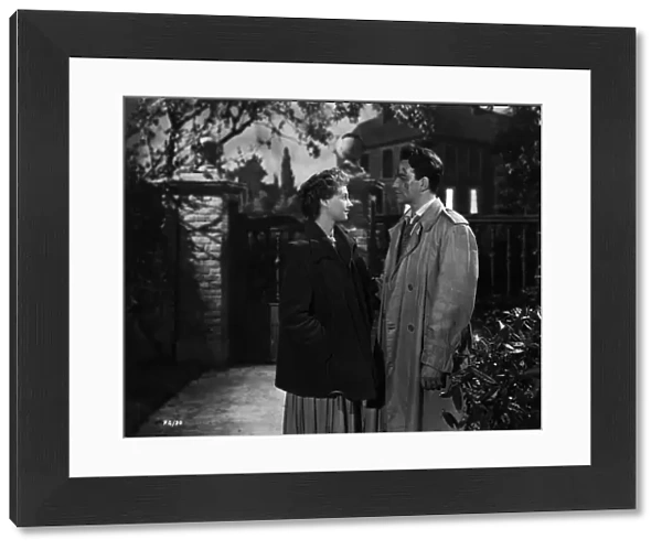 Rona Anderson and John Bentley in John Guillermins Torment (1949)