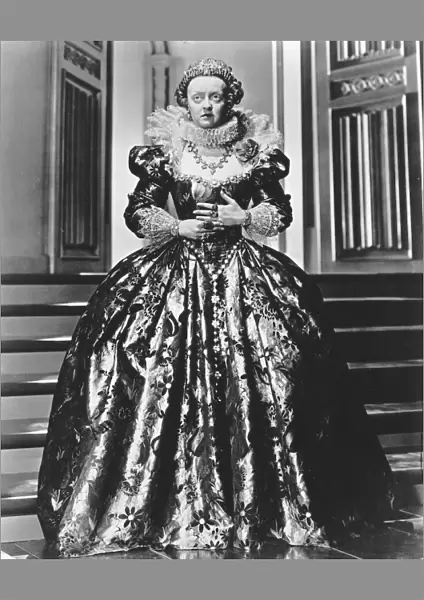 Bette Davis in Michael Curtizs The Private Lives of Elizabeth and Essex (1939)