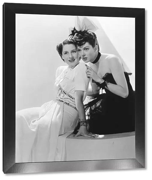 Norma Shearer and Rosalind Russell in George Cukors The Women (1939)