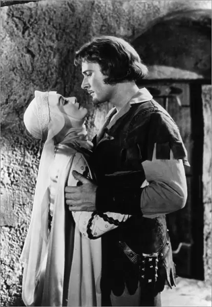 Olivia de Havilland and Errol Flynn in Michael Curtizs The Adventures of Robin Hood (1938)