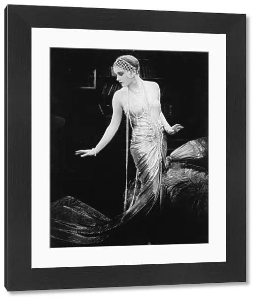 Lili Damita in Michael Curtizs Das Spielzeug von Paris (Red Heels) (1925)