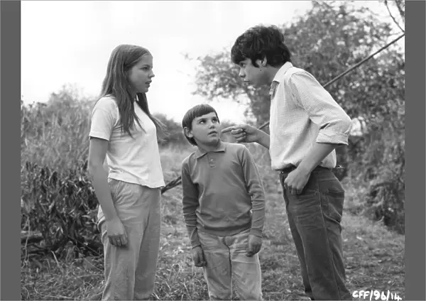 Sally Thomsett, Darrly Read & Cordel Leigh in Harry Booths River Rivals (1967)