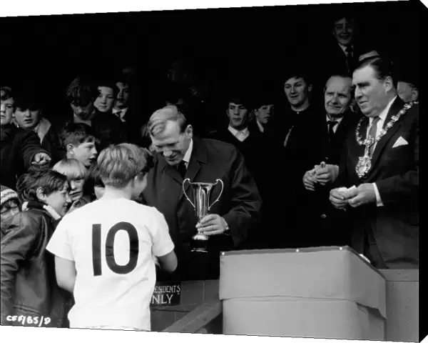 Bert Trautmann in David Bracknells Cup Fever (1965)
