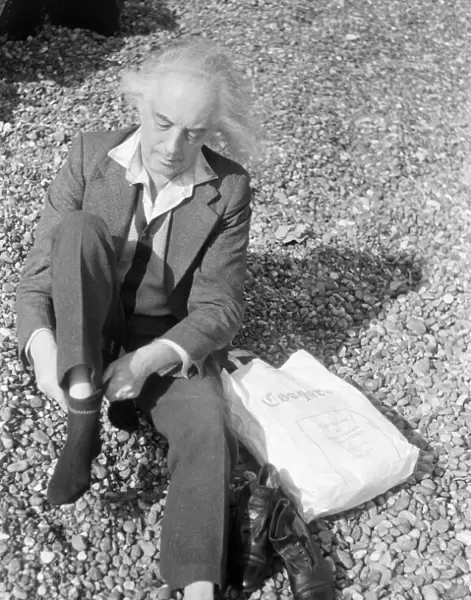 Quentin Crisp on the set of Gale Tattersalls Value For Money (1970)