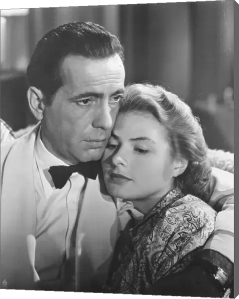 Humphrey Bogart and Ingrid Bergman in Michael Curtizs Casablanca (1942)