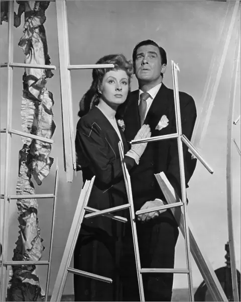 Walter Pidgeon and Greer Garson in William Wylers Mrs Miniver (1942)