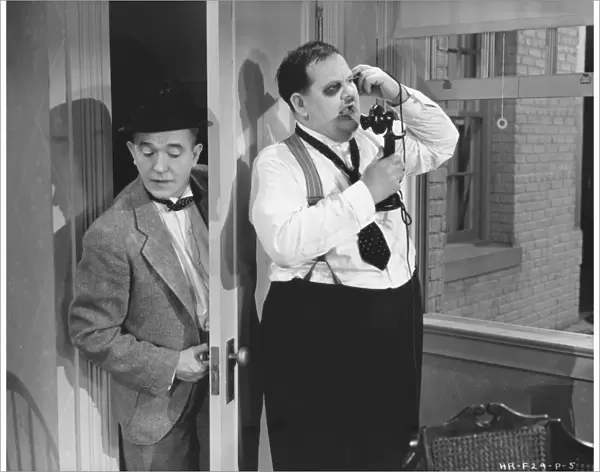Stan Laurel and Oliver Hardy in Gordon Douglas Saps At Sea (1940)