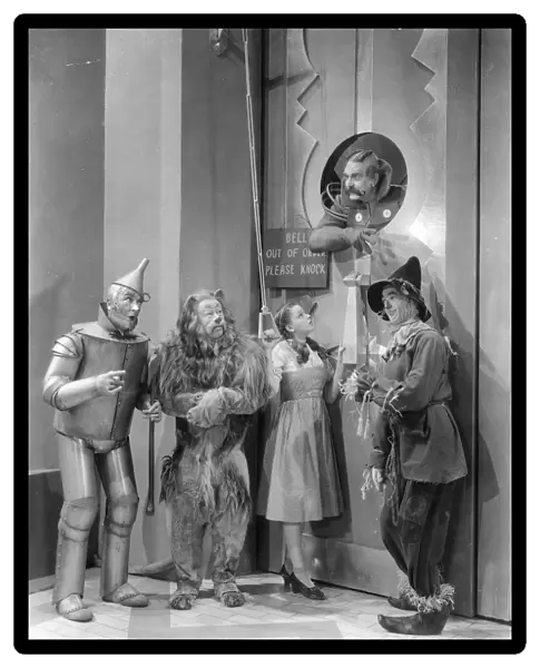 Judy Garland, Ray Bolger, Bert Lahr, and Jack Haley in Victor Flemings The Wizard Of Oz (1939)