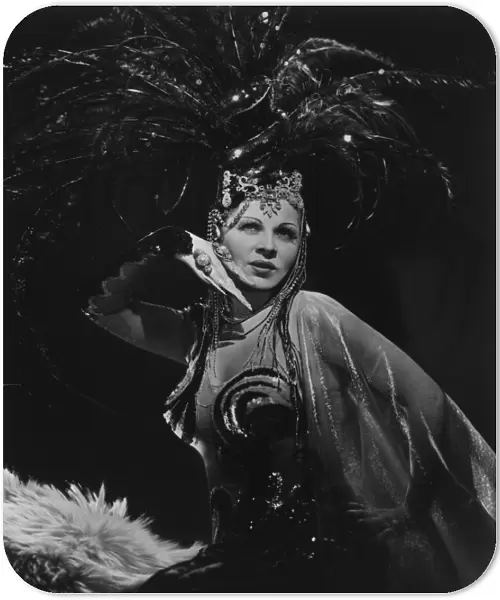 Mae West in Gregory Ratoffs The Heats On (1943)