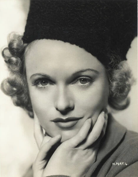 Anna Neagle in Herbert Wilcoxs The Three Maxims (1936)