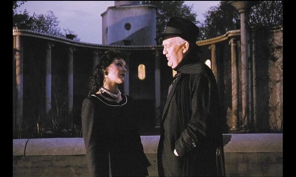 Frances Barber and Joss Ackland in Peter Greenaways A Zed & Two Noughts (1985)