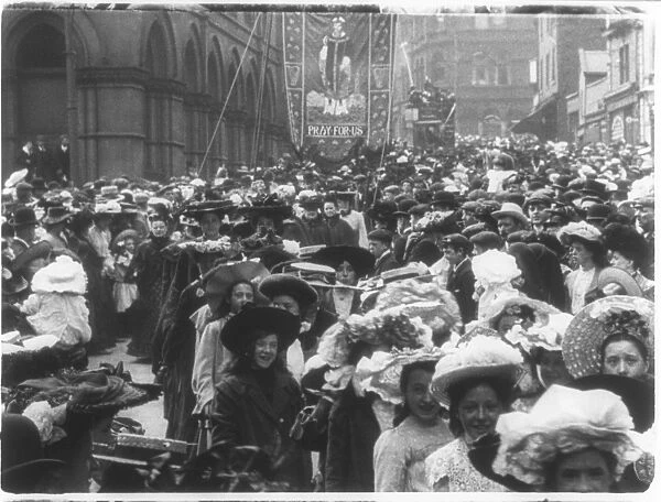 Halifax Crowd, 1900. MITCHELL AND KENYON 617. HALIFAX. 1900