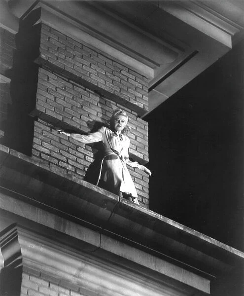 Jean Phillips in Anthony Manns Dr Broadway (1942)