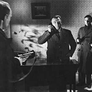 Alfred Hitchcocks Bon Voyage (1944)