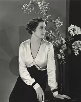 Images Dated 30th November 2011: Anne Grey in Alfred Hitchcocks Number Seventeen (1932)
