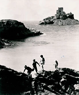Images Dated 27th October 2011: The Famous Five in Gerald Landaus Five On A Treasure Island (1957)
