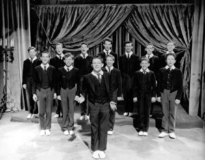 School Collection: Francis Langfords Singing Scholars in Maurice Elveys Fun at St Fanny s