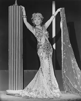 Images Dated 26th September 2008: Mae West in Wesley Ruggles I m No Angel (1933)
