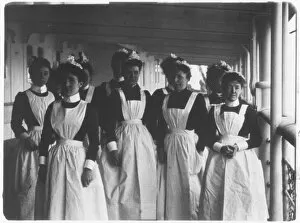 Images Dated 1st November 2008: Maid Servants, 1901