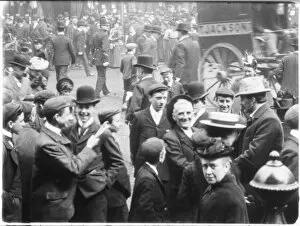 Mitchell & Kenyon Collection: Manchester Crowd, 1901