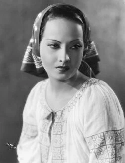Images Dated 15th January 2011: Merle Oberon in Bernard Vorhauss The Broken Melody (1934)