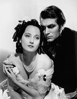 Classic Portraits Collection: Merle Oberon and Laurence Olivier in William Wylers Wuthering Heights (1939)