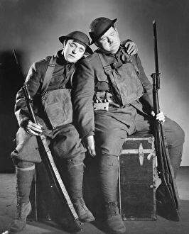 Images Dated 10th October 2008: Stan Laurel and Oliver Hardy in George Marshall and Raymond Careys Pack Up Your Troubles (1932)