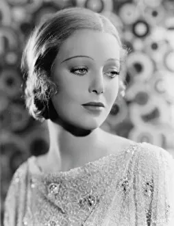 Images Dated 30th November 2011: Studio Portrait of Loretta Young